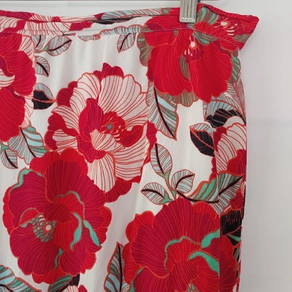Cupcakes & Cashmere Side Slit Floral Red White Black Skirt Medium